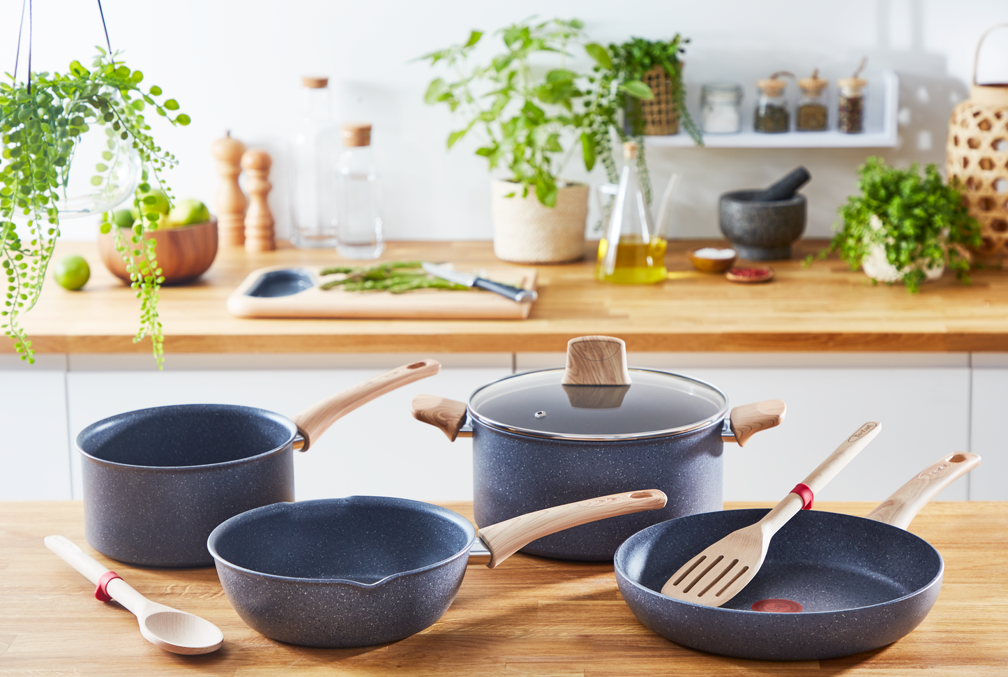 Tefal กระทะก้นแบน Natural Force Frypan ขนาด 24 ซม.  รุ่น G2660402