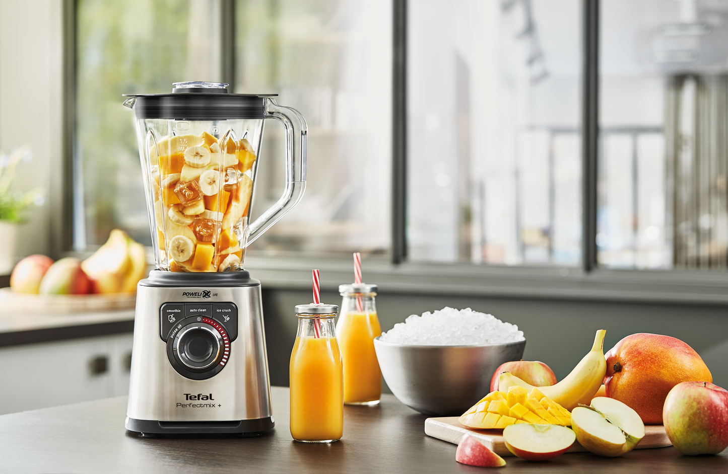 Tefal เครื่องปั่น พลังสูง เครื่องปั่นน้ำผลไม้ เครื่องปั่นอาหาร 
PERFECTMIX+
กำลังไฟ 1,200 วัตต์
รุ่น BL82A